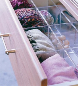 Способы хранения платков и шарфов